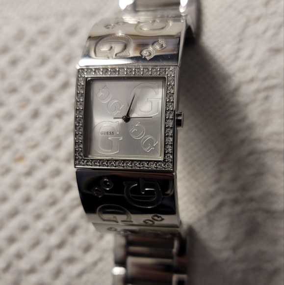 Stunning Guess Watch - Picture 4 of 4